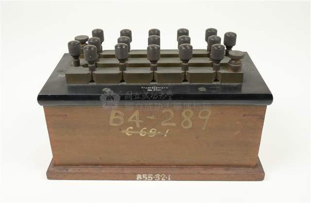 「島津製作所」電阻箱藏品圖，第1張