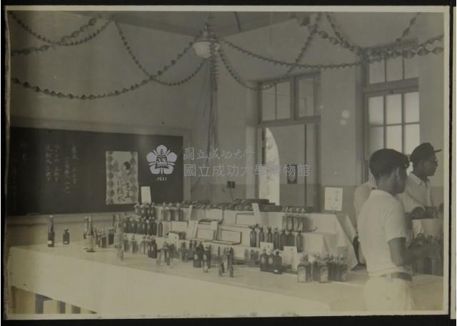 昭和11年-校園開放-香水、化妝水展售藏品圖，第1張