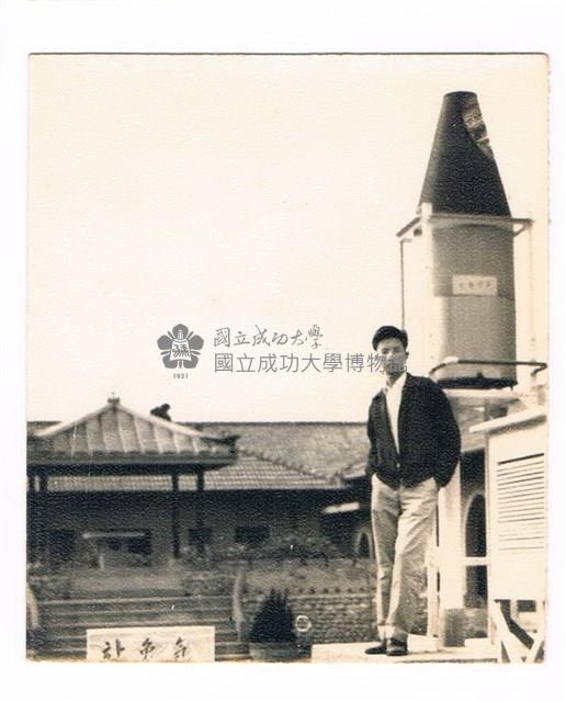 土木系館後庭藏品圖，第1張