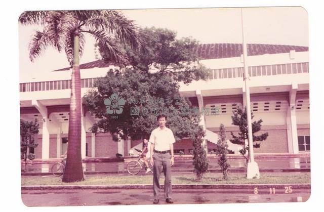 中正堂前獨照藏品圖，第1張