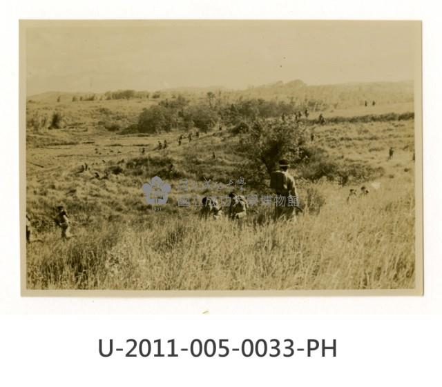 《台南高工開校十周年記念祭寫真帖》學生軍事演習照藏品圖，第1張