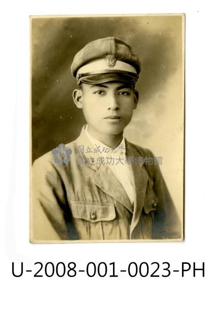 臺南州立臺南專修工業學校學生獨照藏品圖，第1張