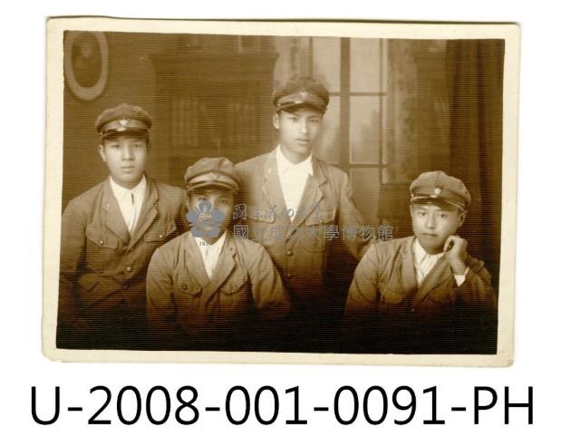 徐琳安與臺南州立臺南專修工業學校同學合照藏品圖，第1張