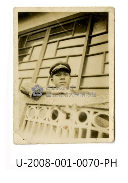 臺南州立臺南專修工業學校學生「徐琳安」獨照藏品圖，第1張