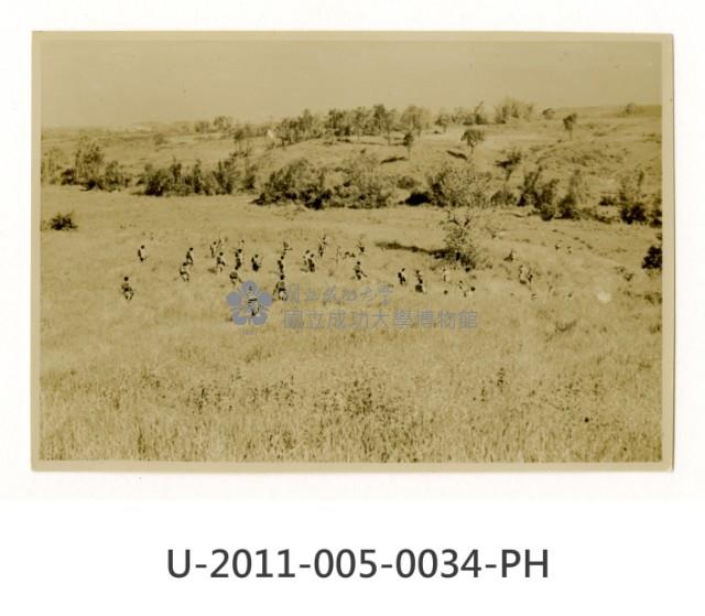 《台南高工開校十周年記念祭寫真帖》學生軍事演習照藏品圖，第1張