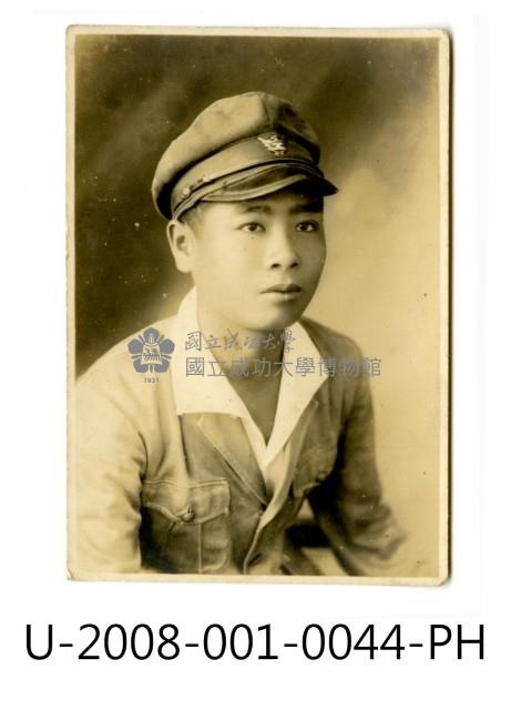 臺南州立臺南專修工業學校學生獨照藏品圖，第1張