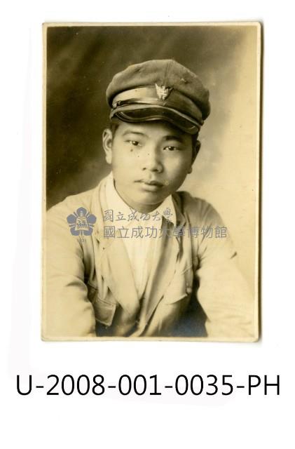 臺南州立臺南專修工業學校學生獨照藏品圖，第1張