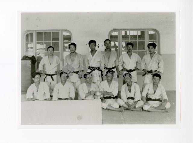臺南高等工業學校柔道部合影藏品圖，第1張