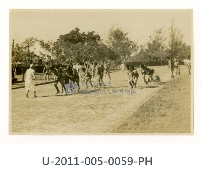 《台南高工開校十周年記念祭寫真帖》牽引競走藏品圖，第1張