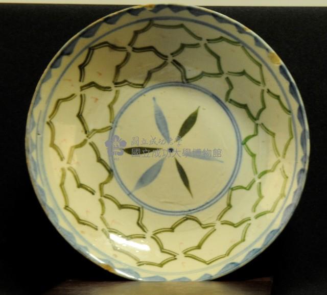 彩繪幾何大盤藏品圖，第1張