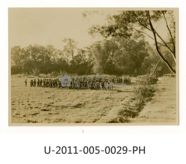 《台南高工開校十周年記念祭寫真帖》學生軍事演習前集合藏品圖，第1張