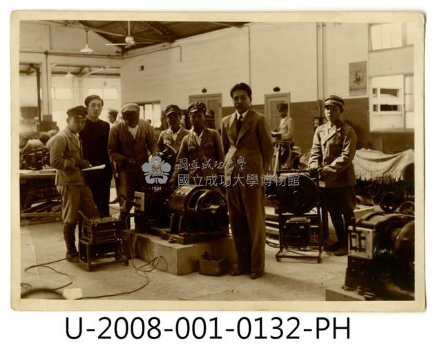 Students and teachers at Tainan Prefecture Tainan Industrial Secondary School Collection Image, Figure 1, Total 2 Figures