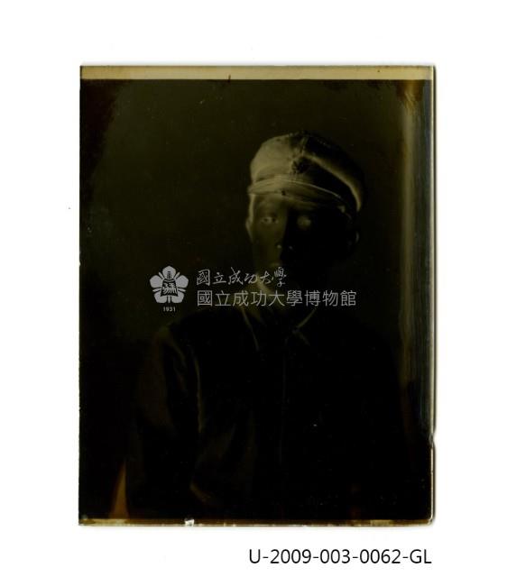 曾欽錫獨照「玻璃乾版底片」藏品圖，第1張