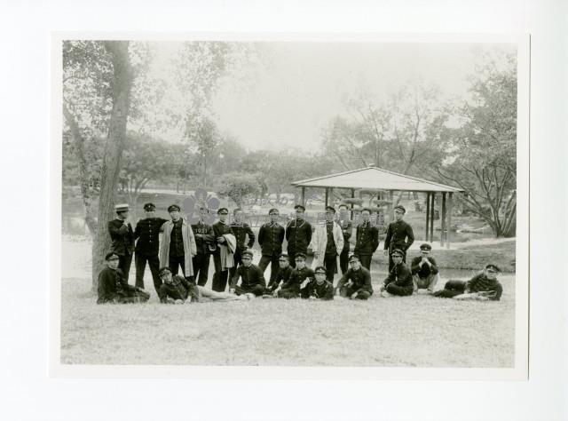 臺南高等工業學校學生日本參放訪旅行合影藏品圖，第1張