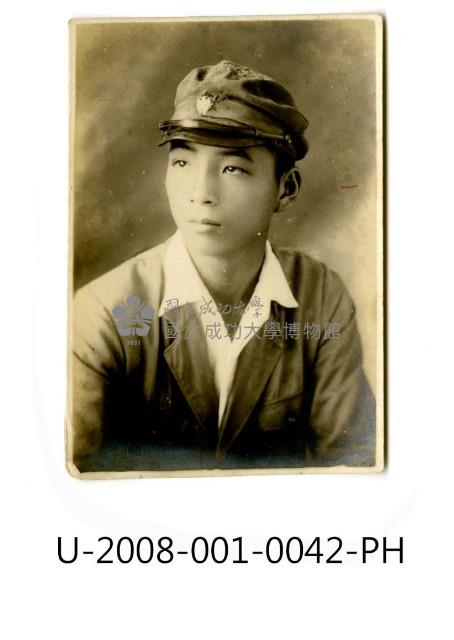 臺南州立臺南專修工業學校學生獨照藏品圖，第1張