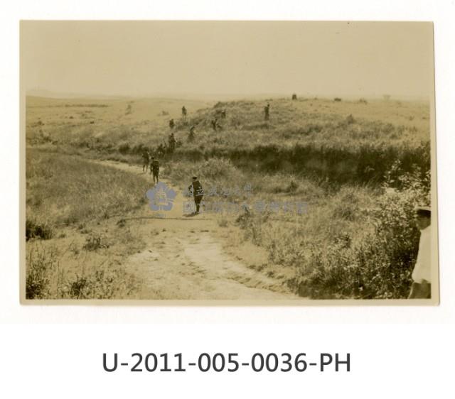 《台南高工開校十周年記念祭寫真帖》學生軍事演習照藏品圖，第1張