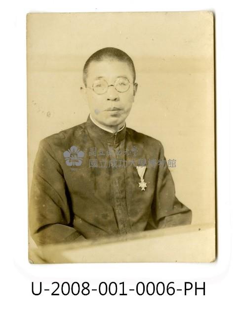 A teacher at Tainan Prefecture Tainan Industrial Secondary School  Collection Image