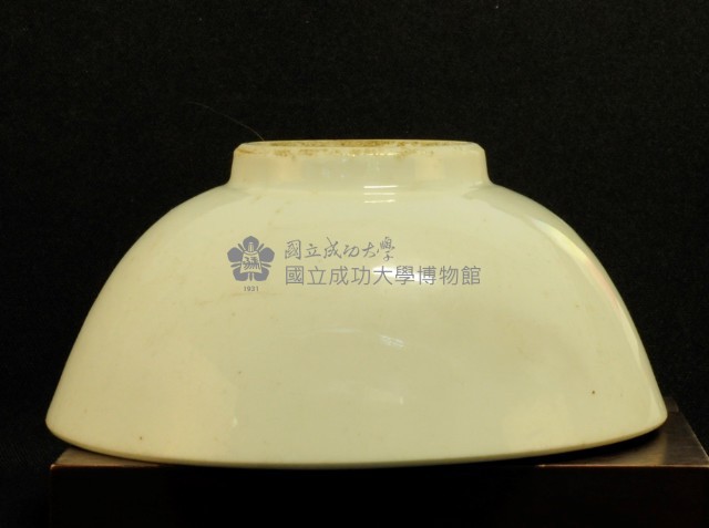 白瓷湯碗藏品圖，第1張