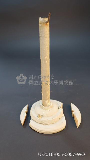 舊總圖書館檜木燈具藏品圖，第1張