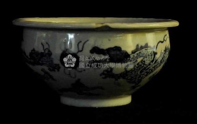 青花雙龍搶珠香爐藏品圖，第1張