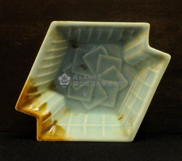 八邊形瓷碟藏品圖，第1張