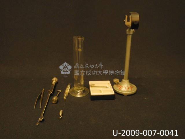 specific gravity balance Collection Image, Figure 2, Total 3 Figures