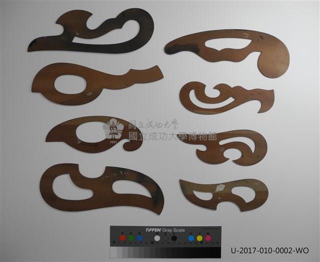 CURVE PLATE Collection Image, Figure 2, Total 2 Figures
