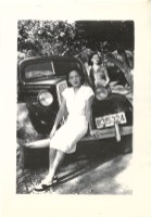 女子與車藏品圖，第1張