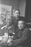 畫家吳湖帆與雕刻家張充仁合影藏品圖，第1張