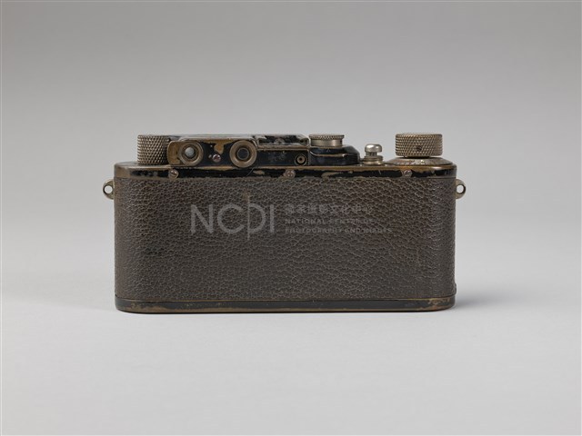 Chang Tsai's Camera: Leica III chrome /  123827 Collection Image, Figure 3, Total 9 Figures