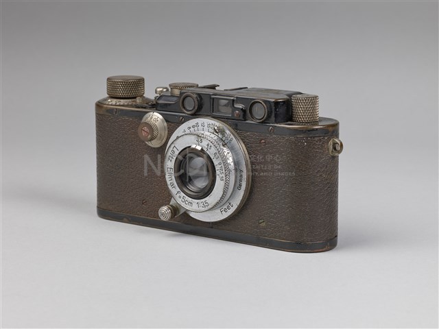 Chang Tsai's Camera: Leica III chrome /  123827 Collection Image, Figure 8, Total 9 Figures