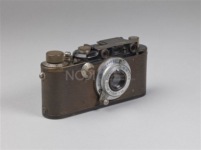 Chang Tsai's Camera: Leica III chrome /  123827 Collection Image, Figure 6, Total 9 Figures