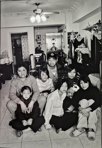《地動情長-九二一家族記》系列：〈尤朝春家族-2〉藏品圖，第2張