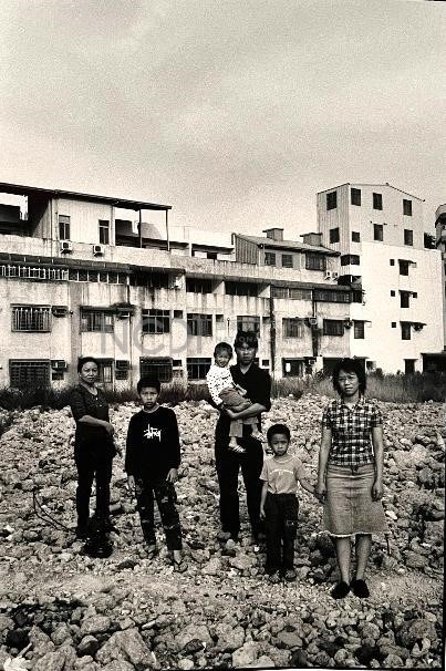黃玉英家族 大里市「金巴黎」社區藏品圖，第2張