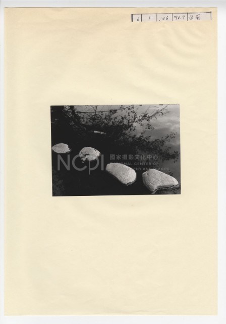 作品集第一冊：〈路〉四幅之三藏品圖，第1張