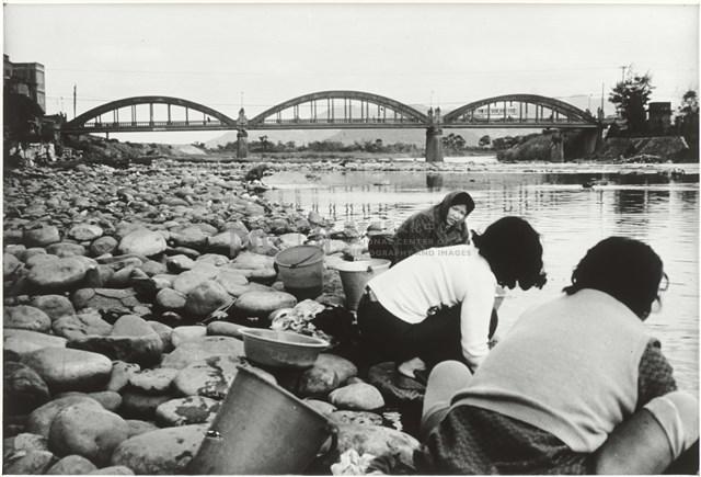拱橋下浣衣藏品圖，第1張