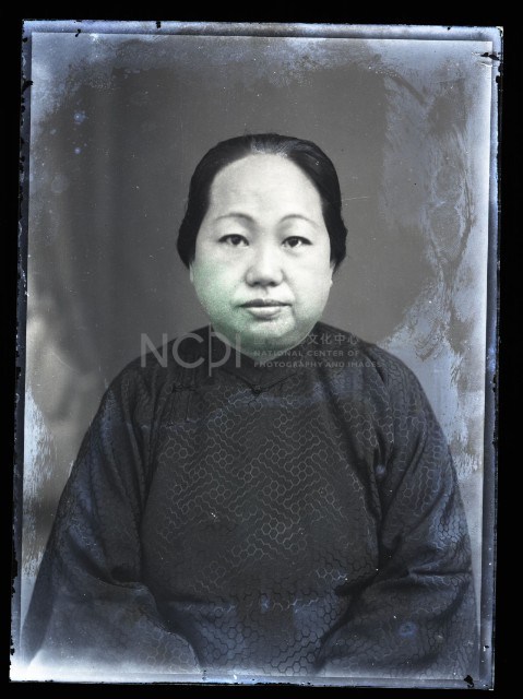 婦女個人照藏品圖，第1張