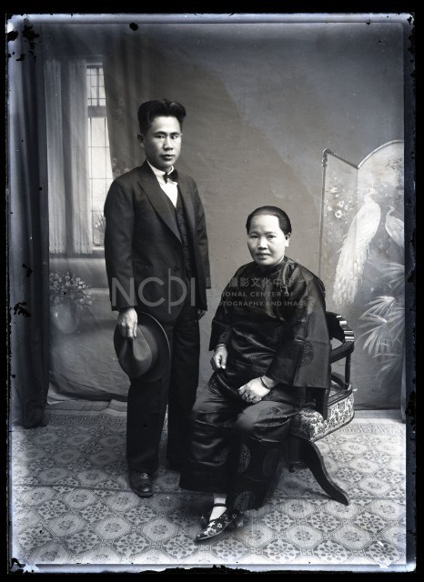 張朝目與婦人合照藏品圖，第1張