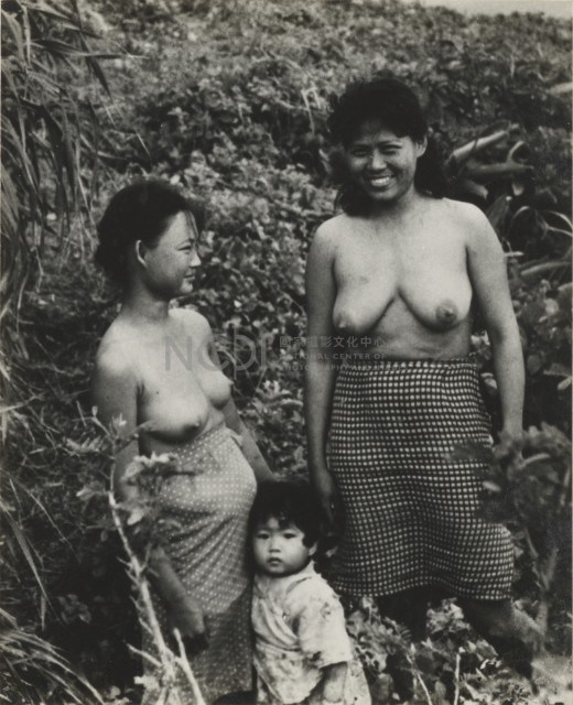 〈二婦女與小孩〉藏品圖，第1張
