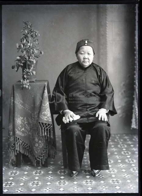 老婦人個人照藏品圖，第1張
