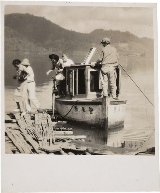 Contact Prints-4 Collection Image, Figure 25, Total 29 Figures