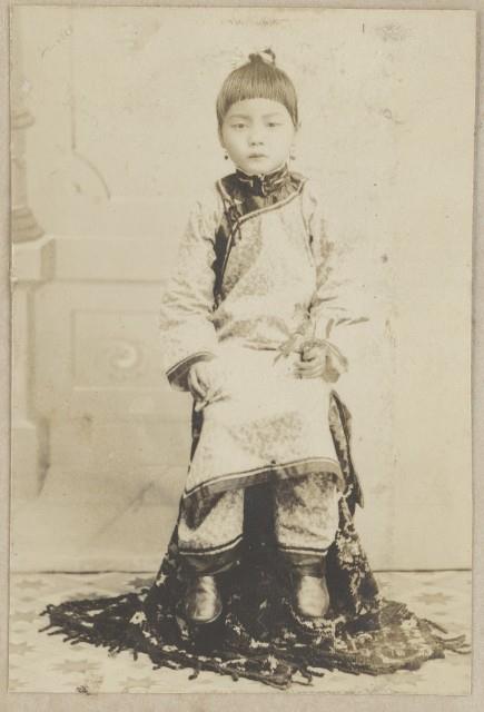 Lin Cao Family Album 13 Collection Image