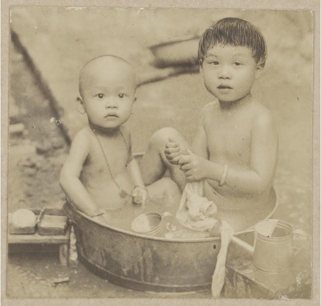 Lin Cao Family Album 17 Collection Image