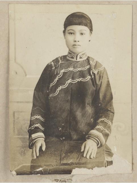 Lin Cao Family Album 15 Collection Image