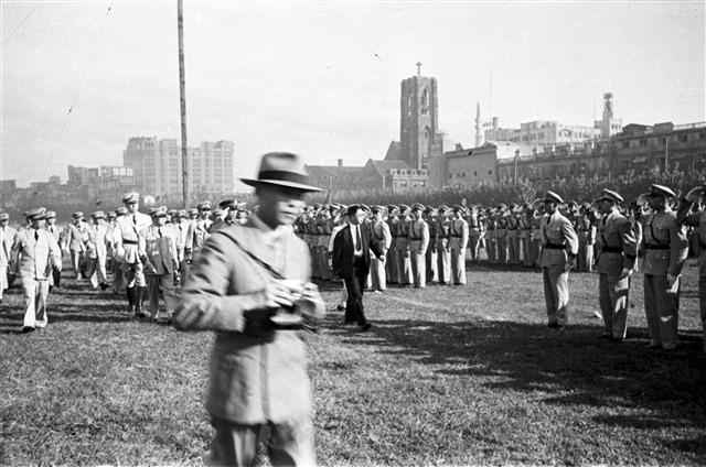 Shanghai Mayor Wu Kuo-Chen Inspecting the Volunteer Police Force at the Race Club Collection Image