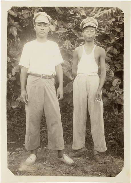 王康旼與陳景通綠島合照（1952年8月16日）的圖片