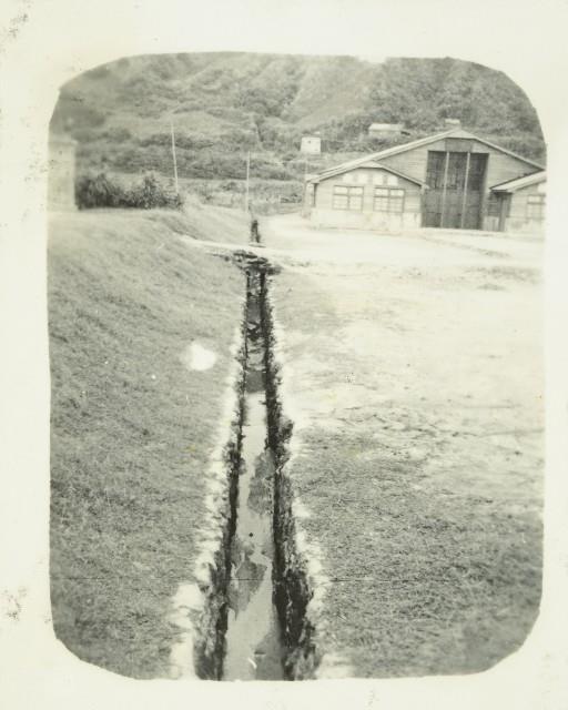 新生訓導處修建大排水溝照片藏品圖，第2張