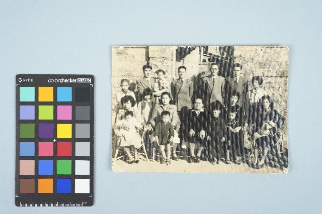 劉耀廷家族合照（1953年12月）藏品圖，第2張