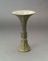 Square-footed ku bronze vessel with round mouth Collection Image, Figure 4, Total 13 Figures