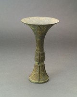 Square-footed ku bronze vessel with round mouth Collection Image, Figure 6, Total 13 Figures